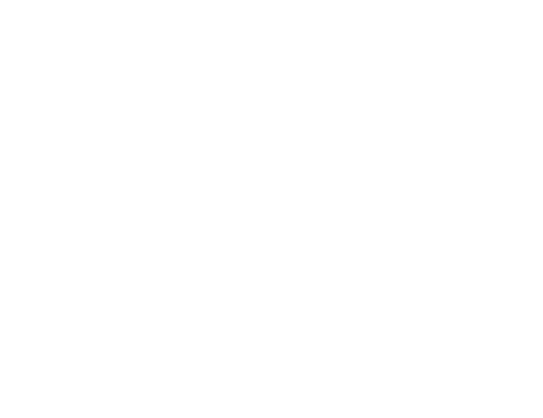 独特のゆとりは、着る人の表現で、自由に着てもらえるための余白。リラックス感がありながら、凛としたたたずまい。機能と美しさ、着心地のよさが調和した服づくりは、着る人の視点を大切にしています